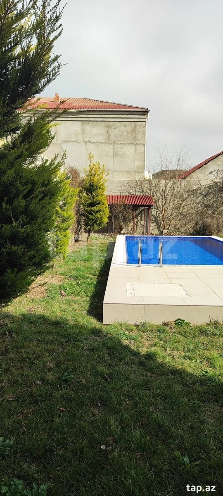 Satılır 6 otaqlı həyət evi