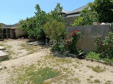 Satılır 5 otaqlı həyət evi