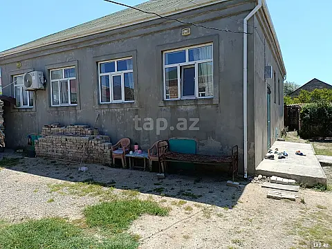 Satılır 5 otaqlı həyət evi