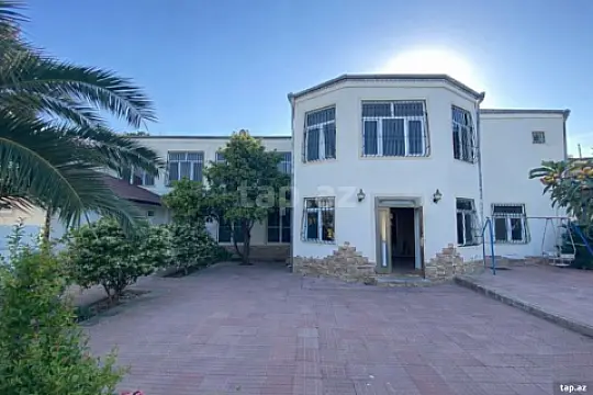 Satılır 14 otaqlı həyət evi — Bakı 14 otaq 400.00 m²
