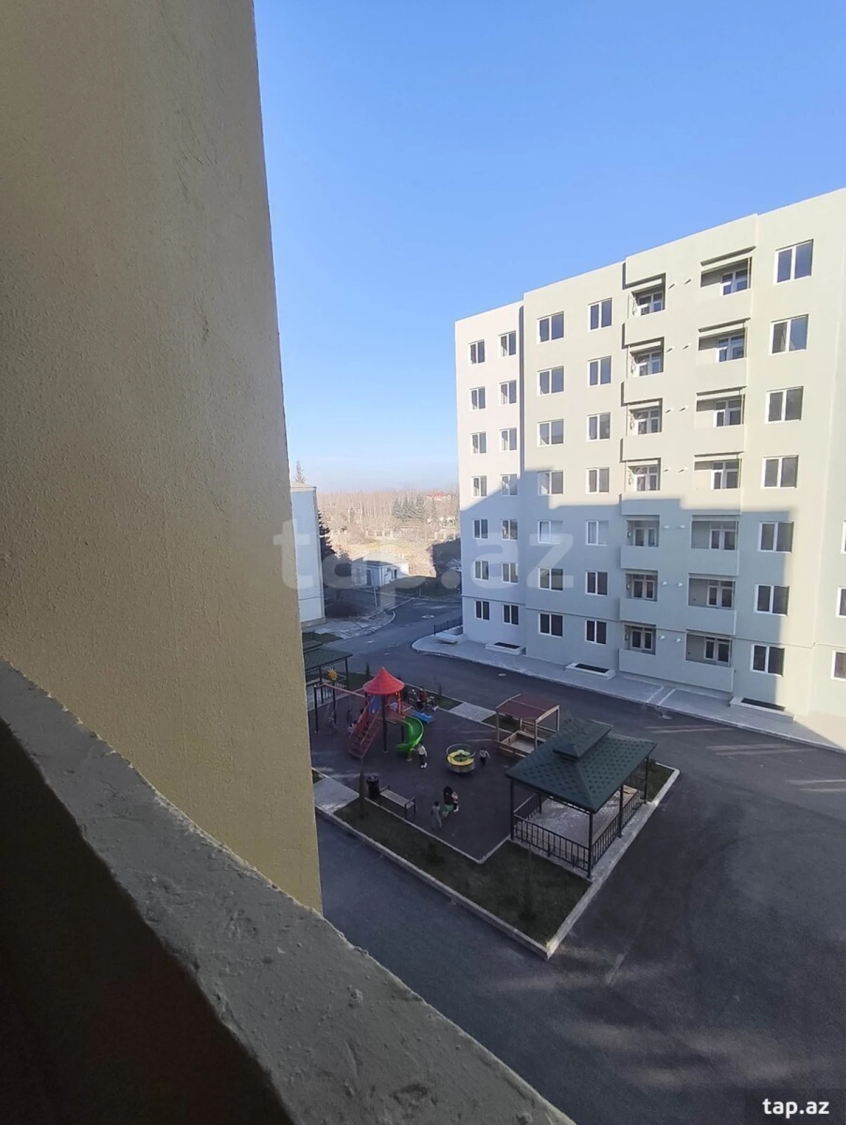 Kirayə verilir 3 otaqlı yeni tikili 98.1 m²