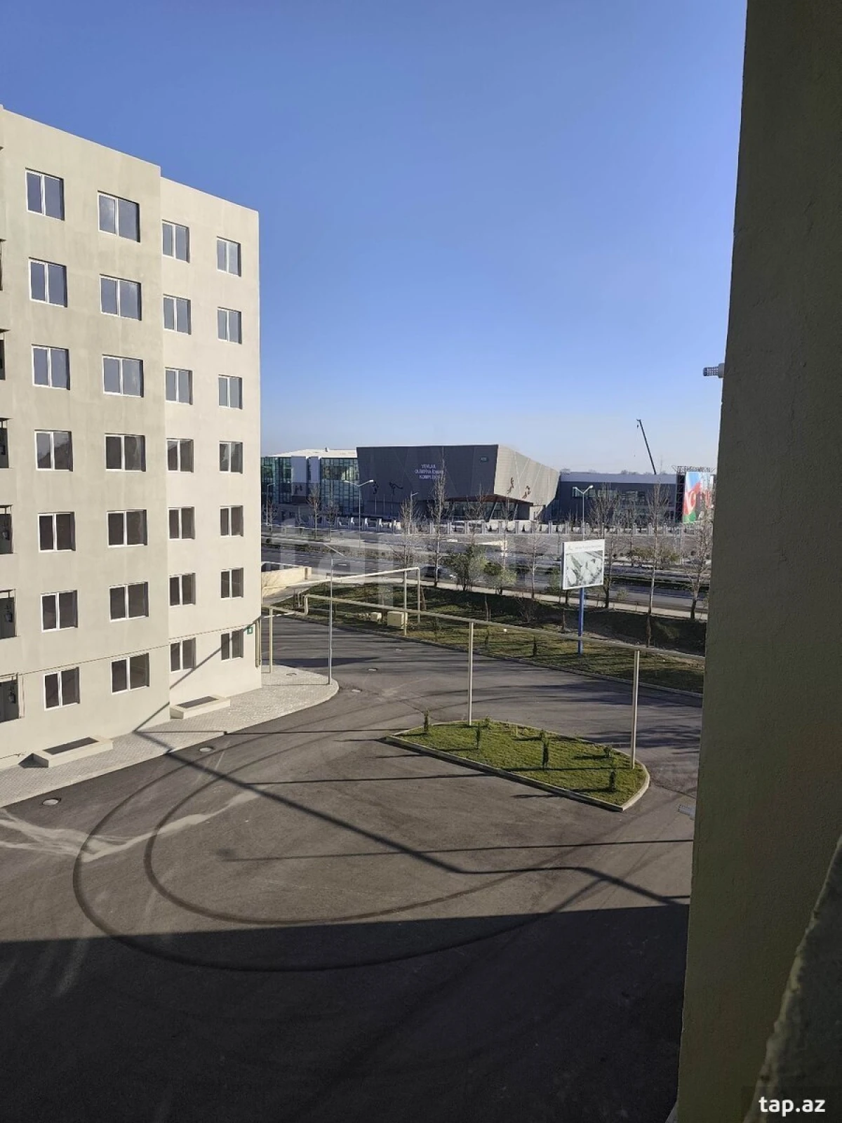 Kirayə verilir 3 otaqlı yeni tikili 98.1 m²