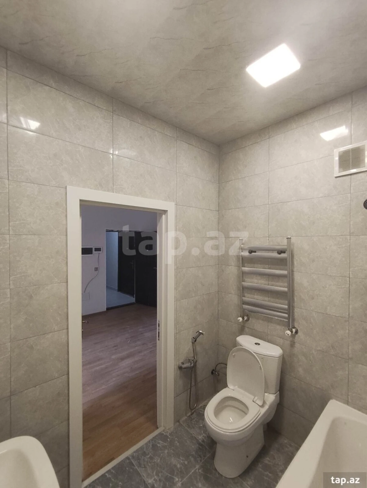 Kirayə verilir 3 otaqlı yeni tikili 98.1 m²