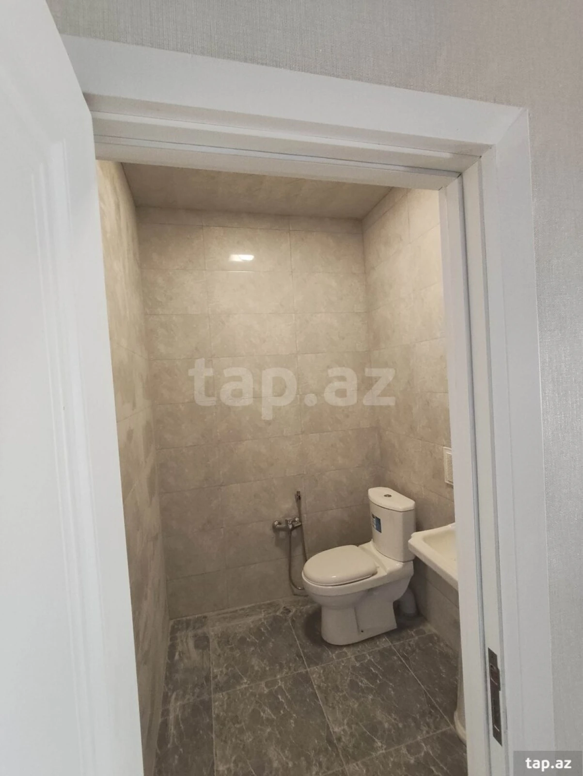 Kirayə verilir 3 otaqlı yeni tikili 98.1 m²