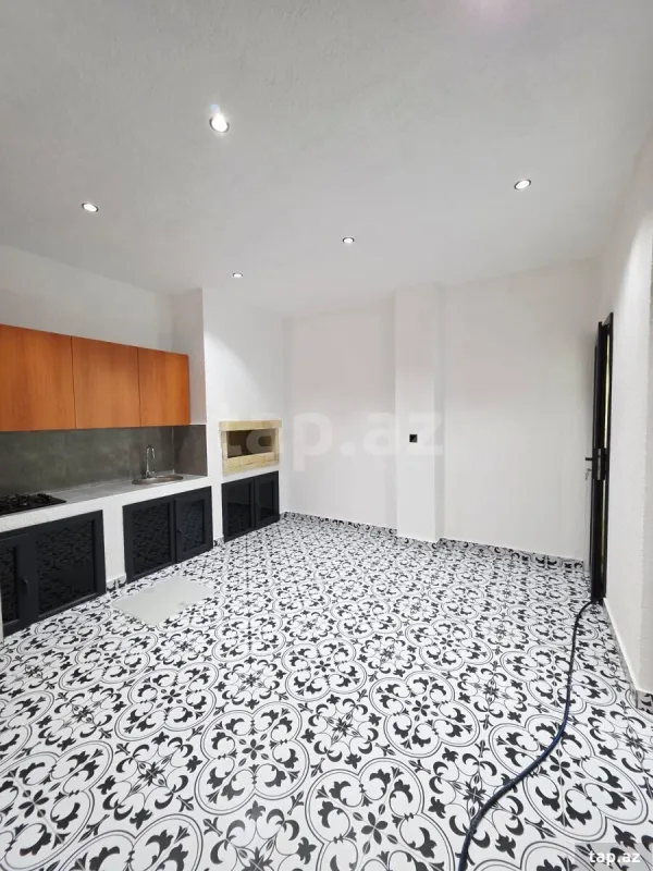 Satılır 4 otaqlı həyət evi