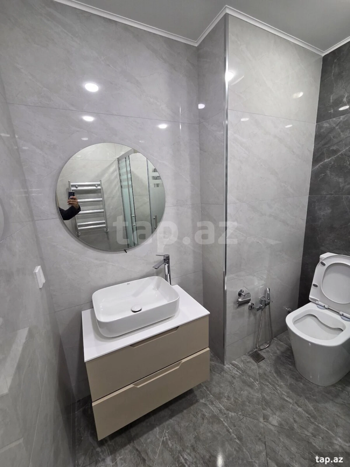 Kirayə verilir 2 otaqlı yeni tikili 90 m²