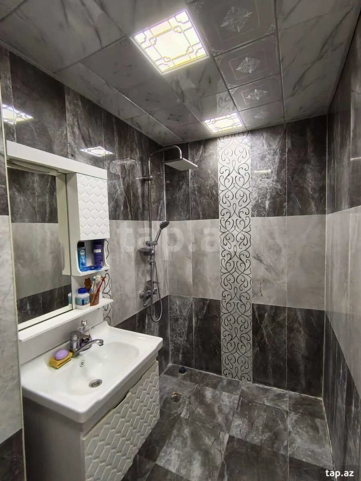 Kirayə verilir 2 otaqlı yeni tikili 60 m²