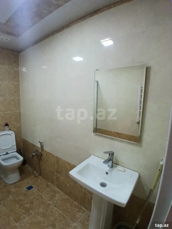 Kirayə verilir 2 otaqlı yeni tikili 68 m²