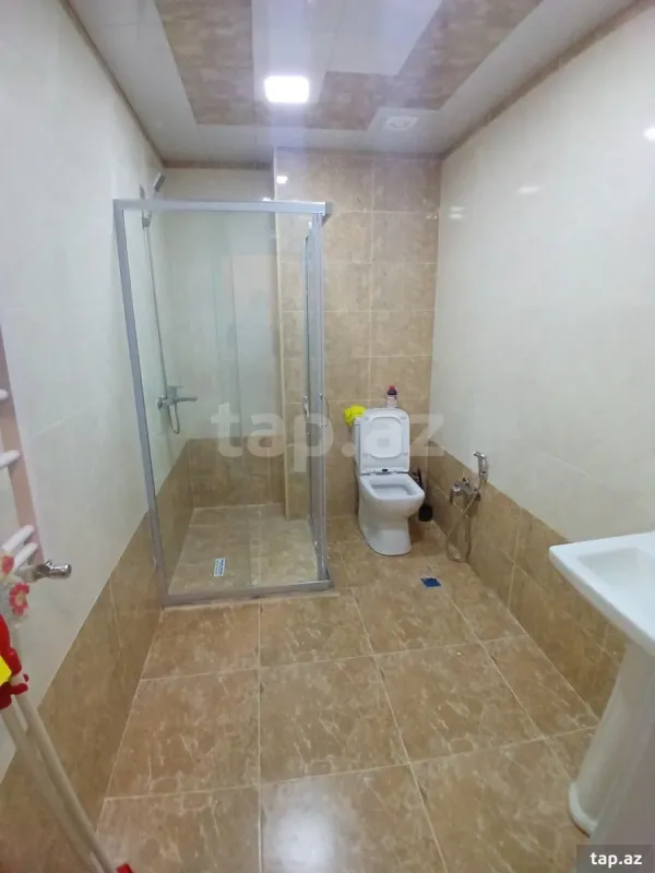 Kirayə verilir 2 otaqlı yeni tikili 68 m²