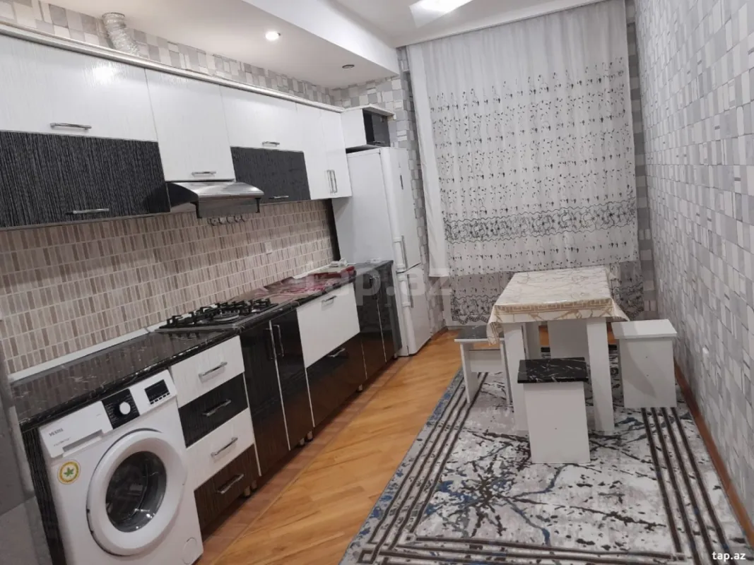 Kirayə verilir 3 otaqlı yeni tikili 100 m²