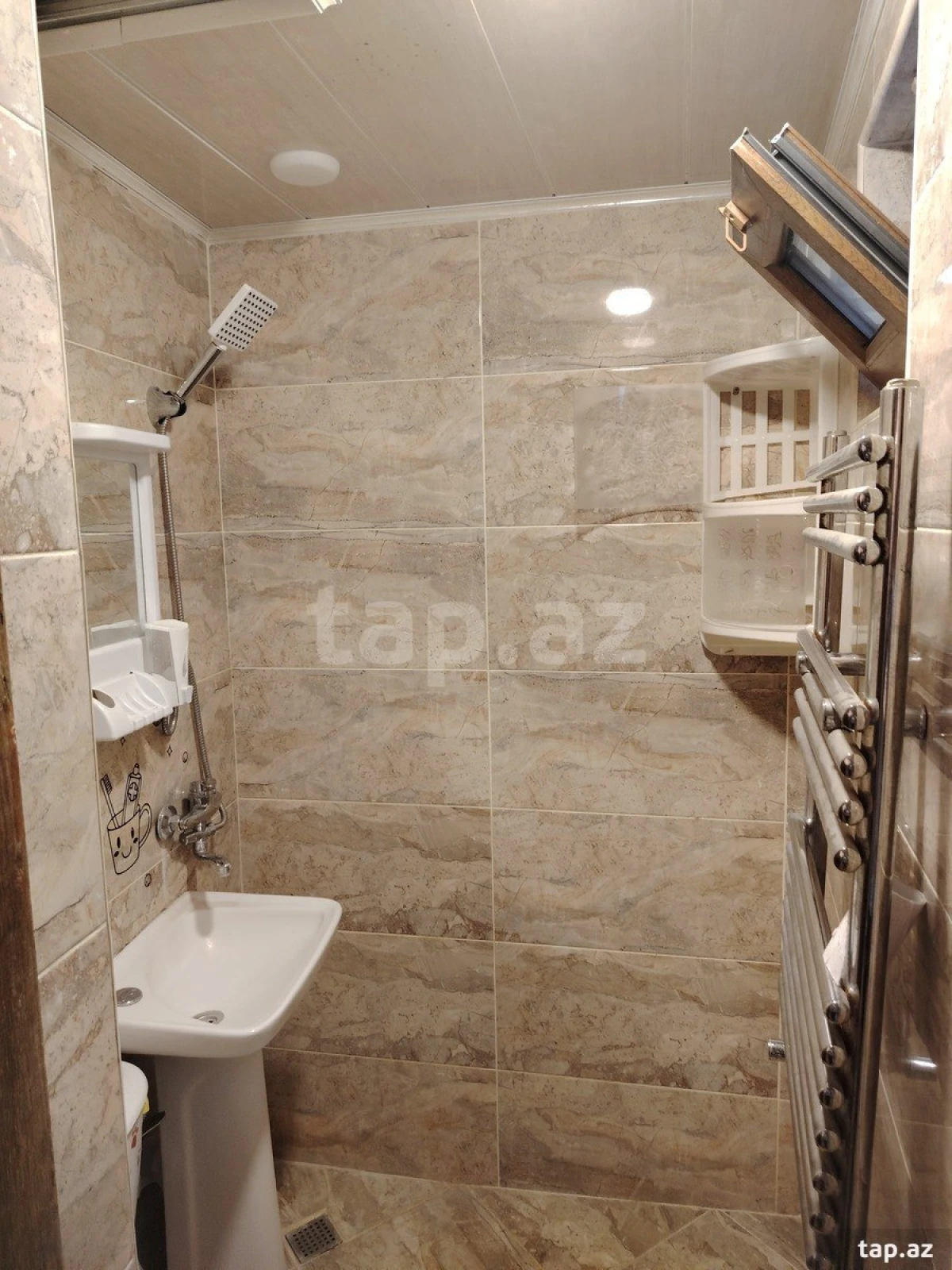 Kirayə verilir 4 otaqlı həyət evi