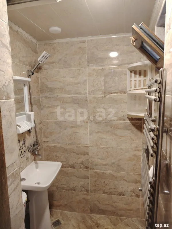 Kirayə verilir 4 otaqlı həyət evi