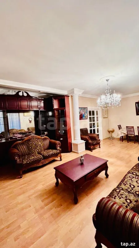 Kirayə verilir 3 otaqlı mənzil 135 m²