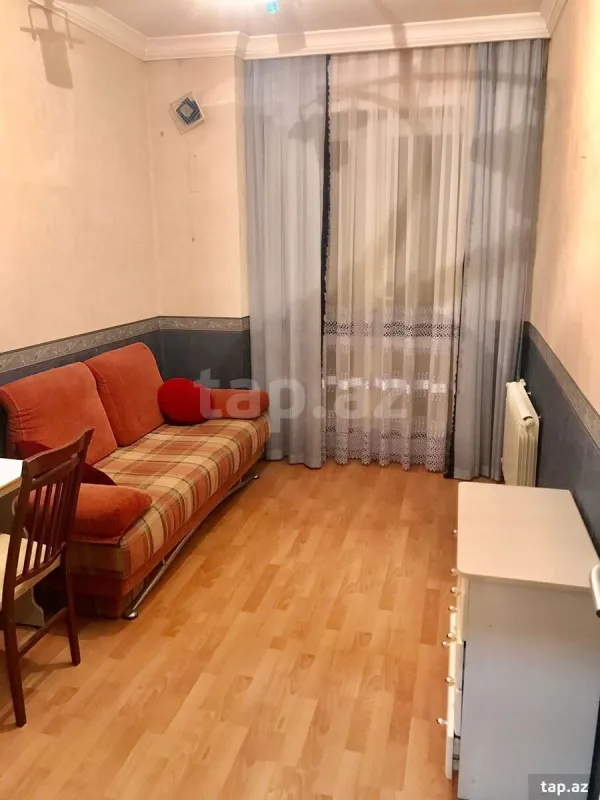 Kirayə verilir 3 otaqlı mənzil 135 m²