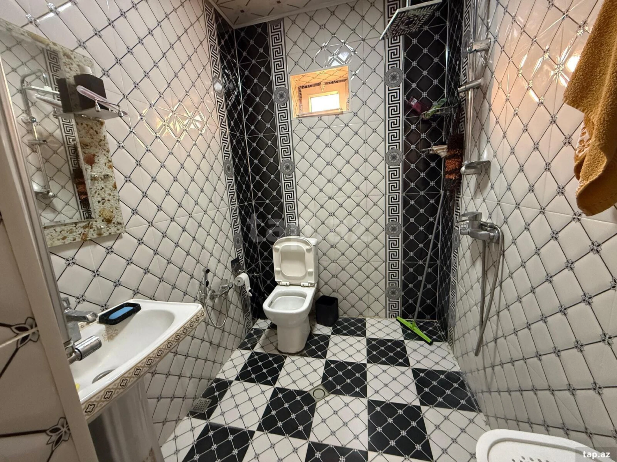 Satılır 4 otaqlı həyət evi