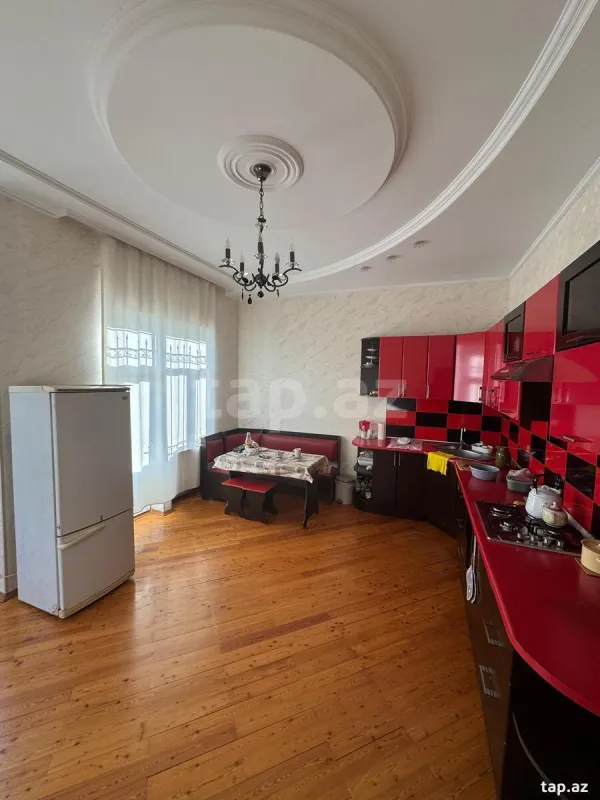 Satılır 5 otaqlı həyət evi