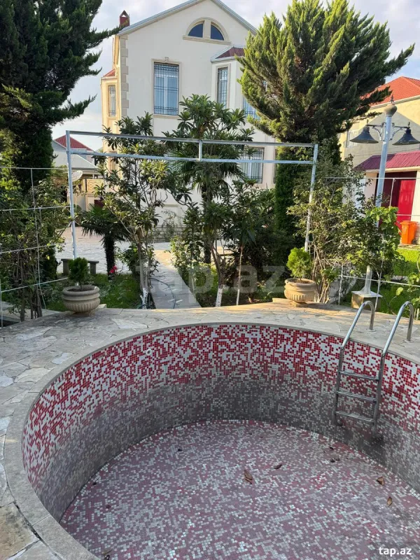 Satılır 5 otaqlı həyət evi