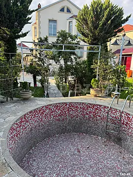 Satılır 5 otaqlı həyət evi