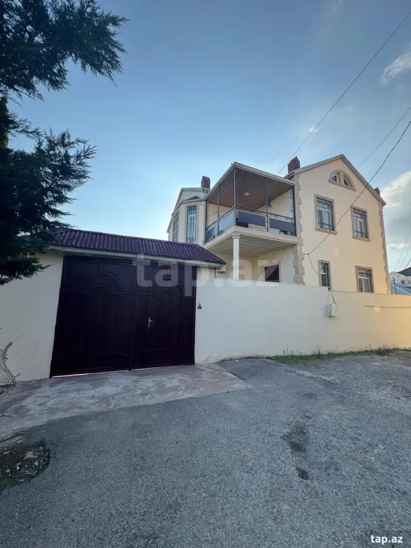 Satılır 5 otaqlı həyət evi