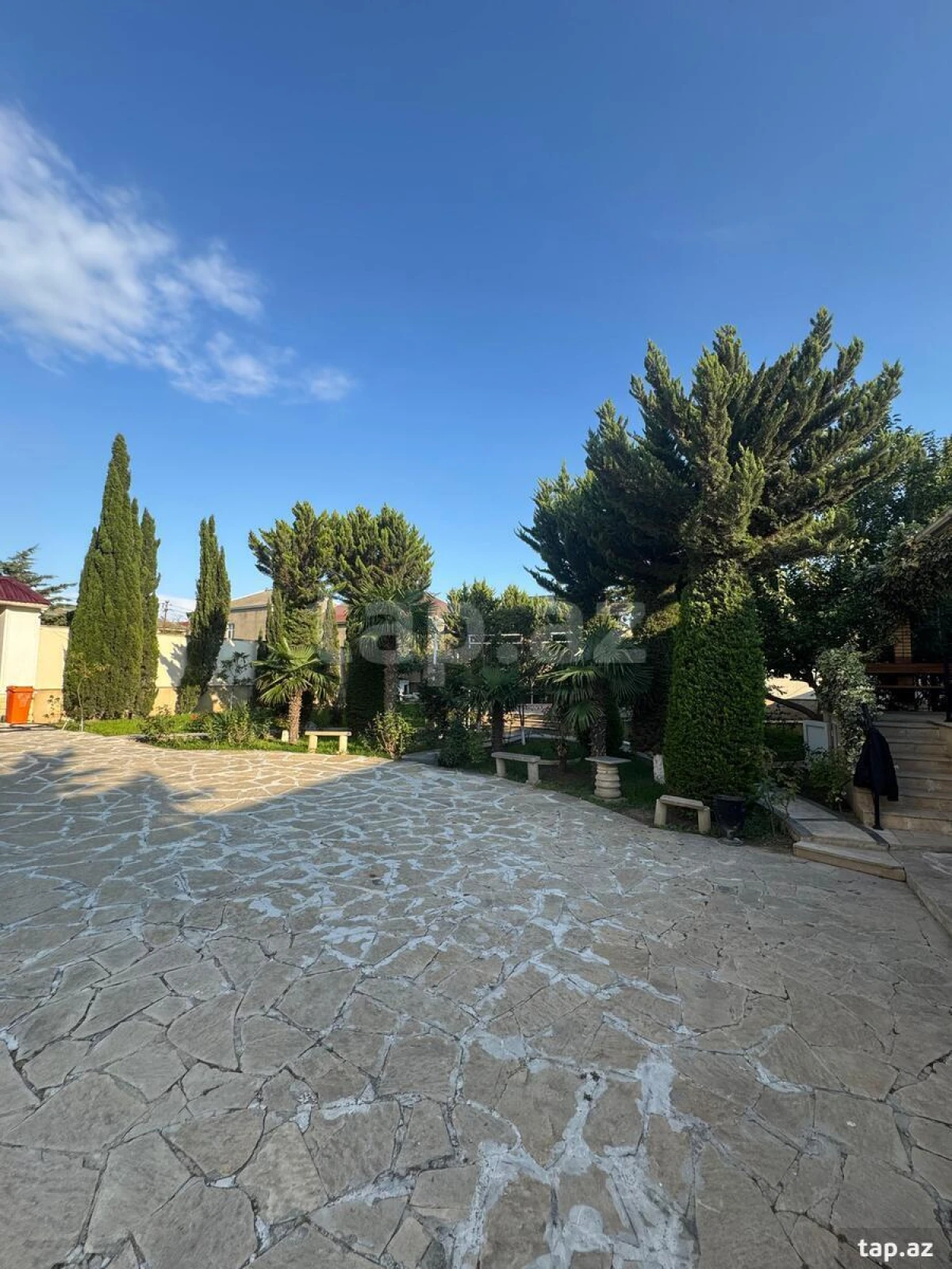 Satılır 5 otaqlı həyət evi