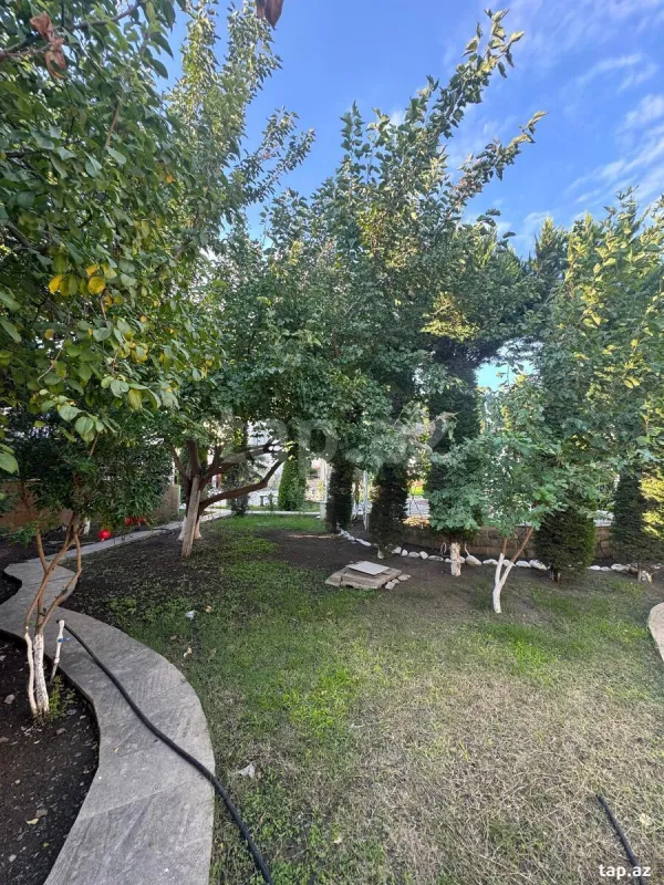 Satılır 5 otaqlı həyət evi