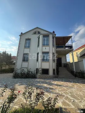 Satılır 5 otaqlı həyət evi