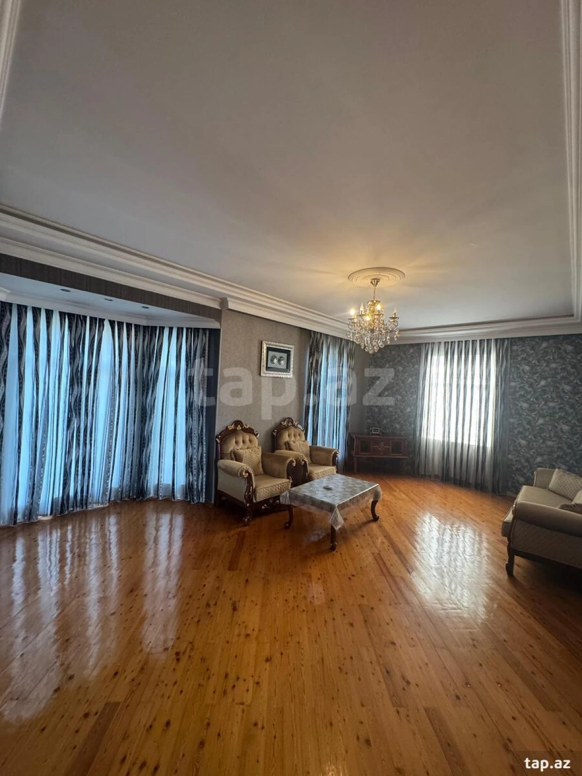 Satılır 5 otaqlı həyət evi