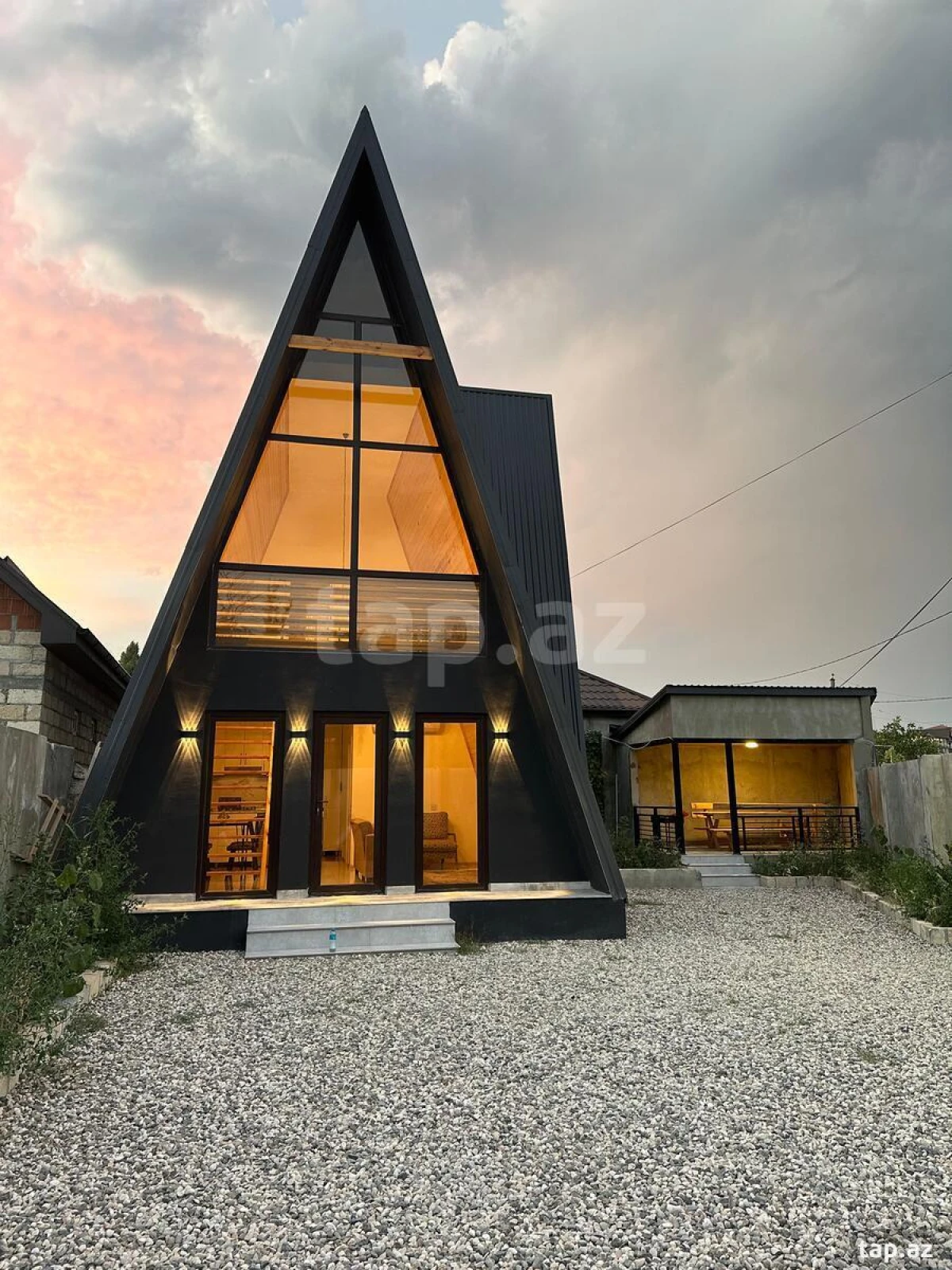 Satılır 4 otaqlı həyət evi