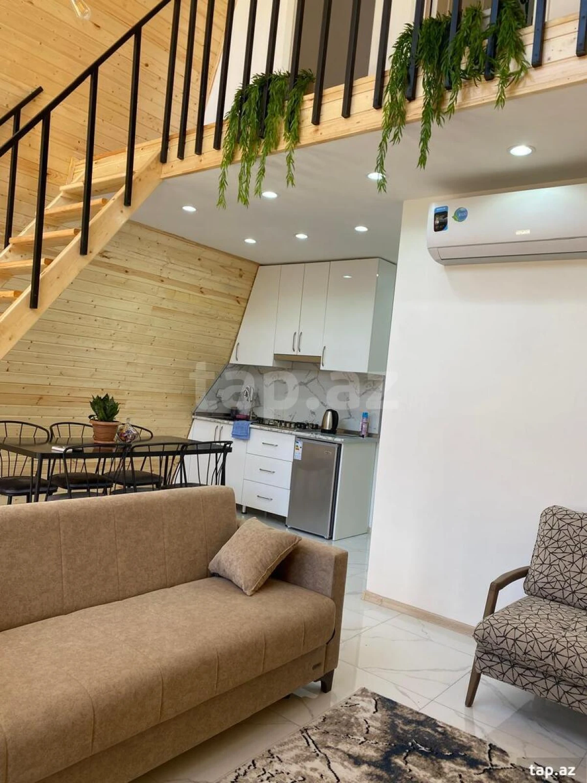 Satılır 4 otaqlı həyət evi