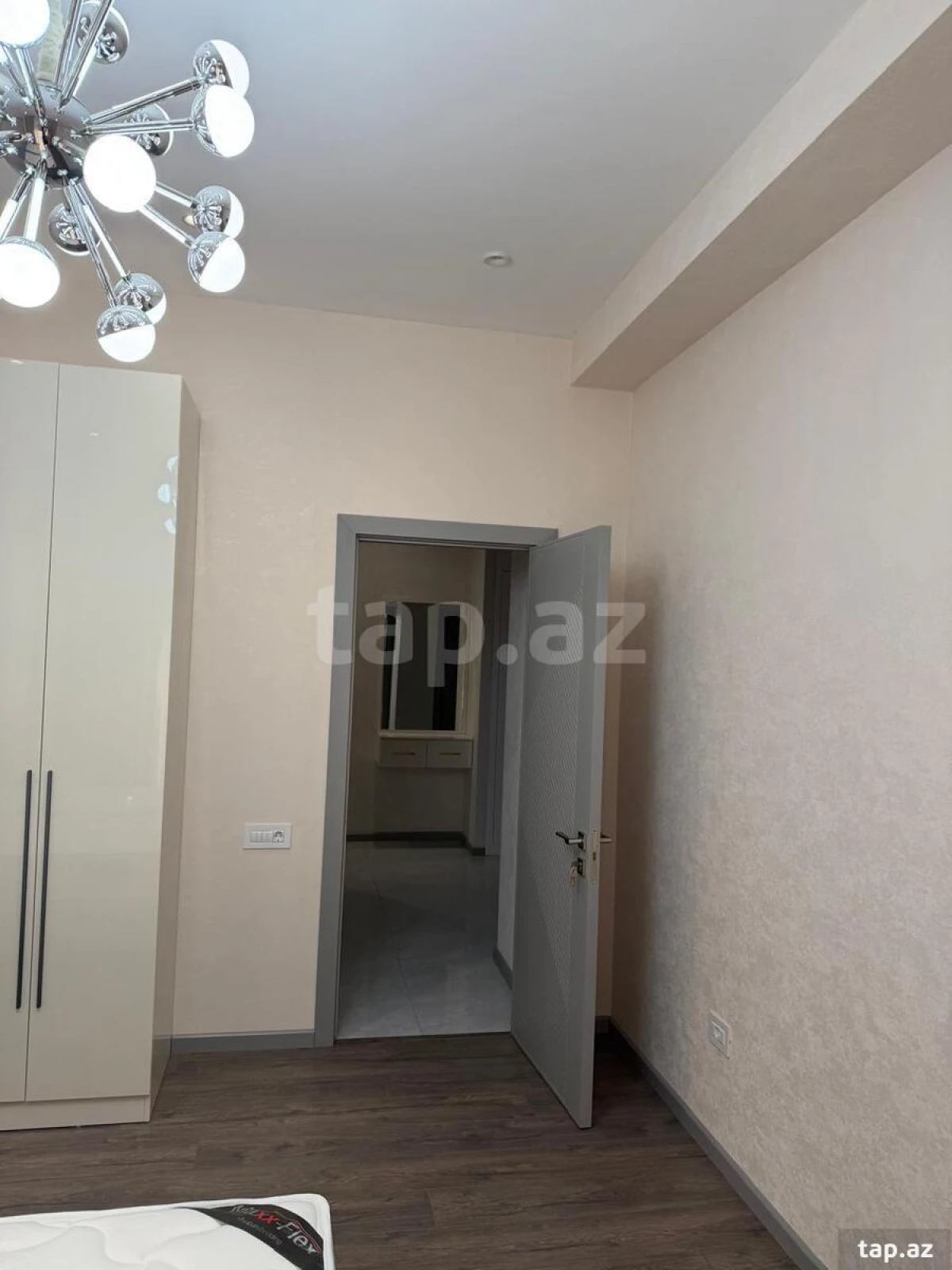 Kirayə verilir 2 otaqlı yeni tikili 72 m²