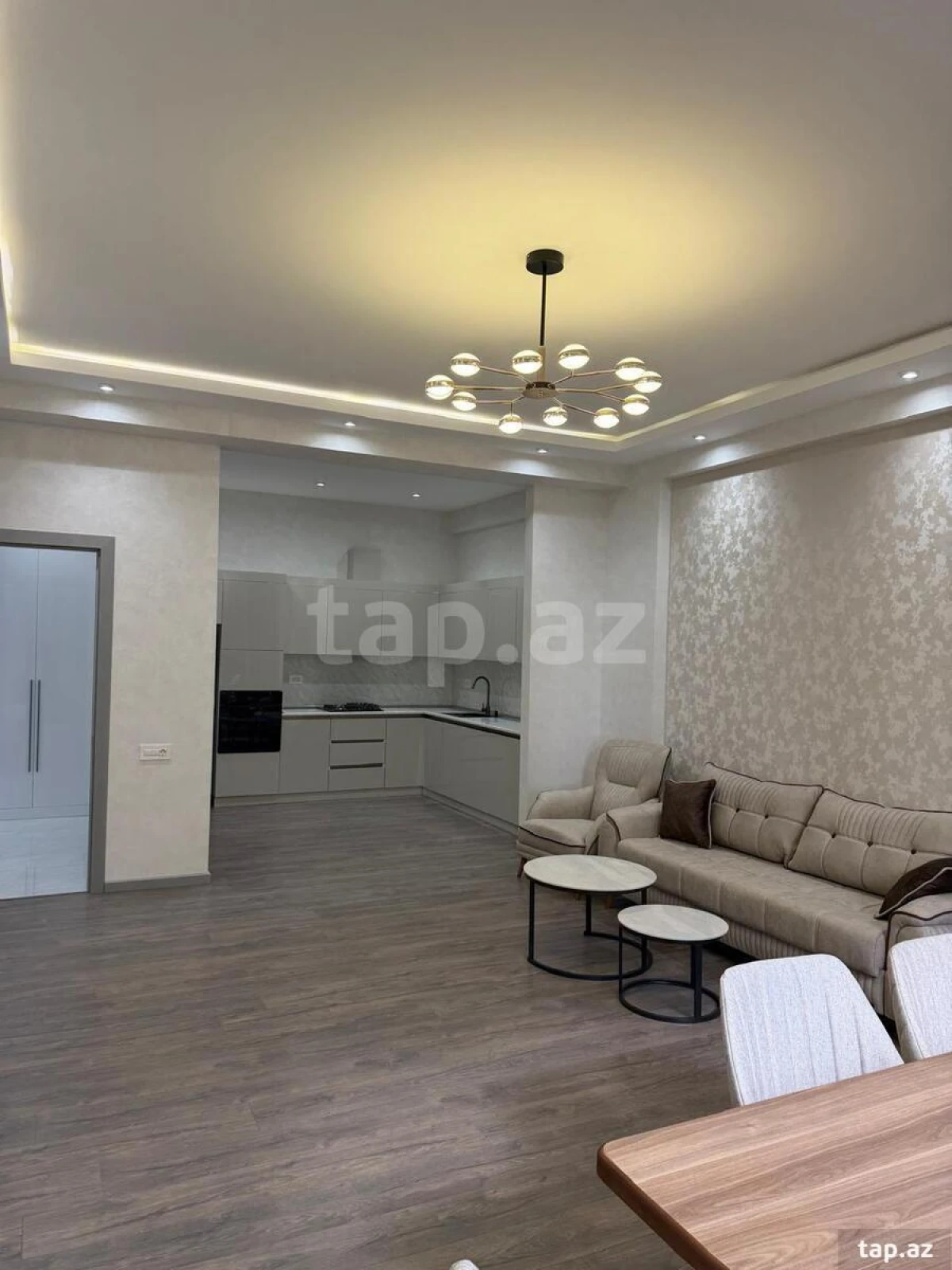 Kirayə verilir 2 otaqlı yeni tikili 72 m²
