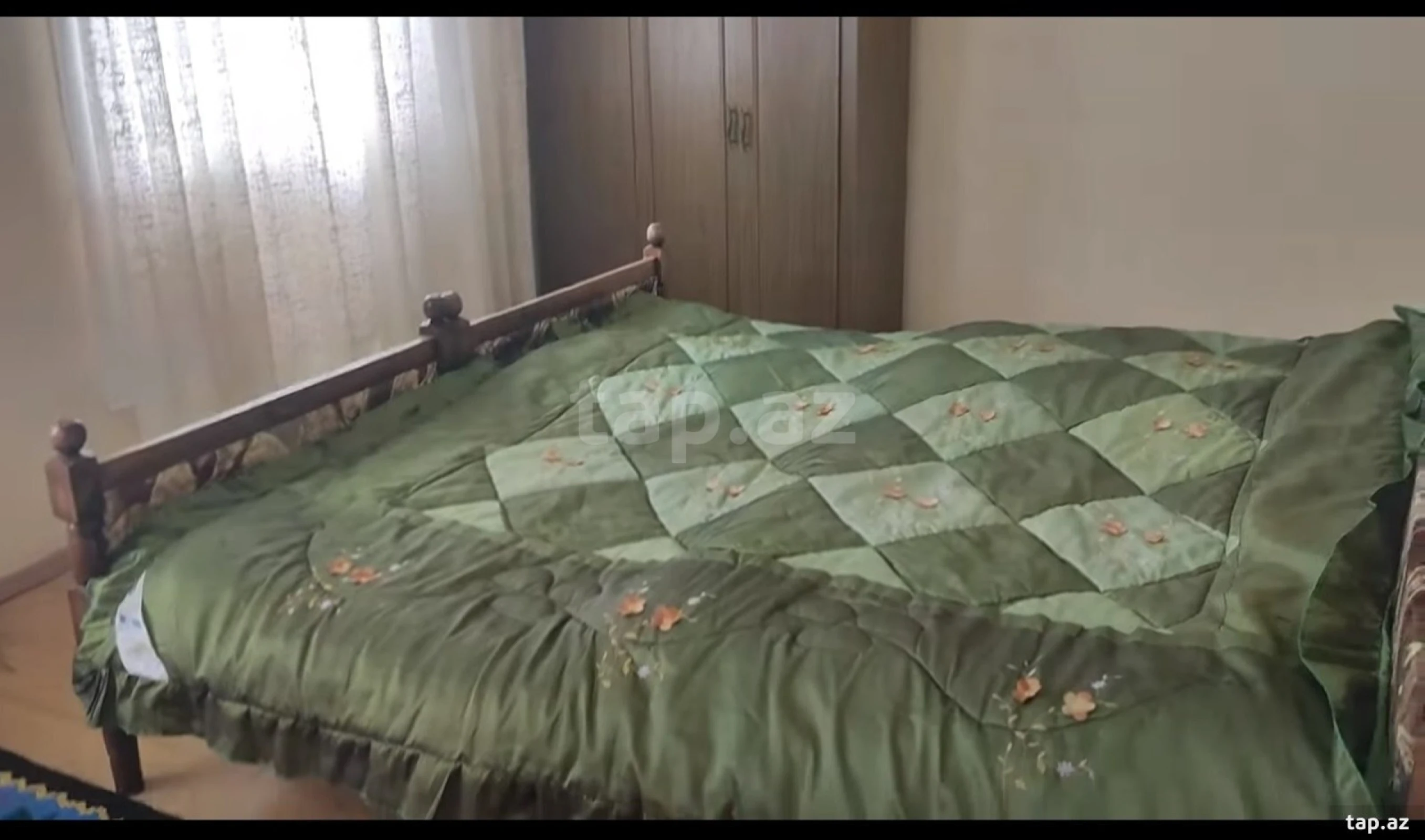 Satılır 5 otaqlı həyət evi