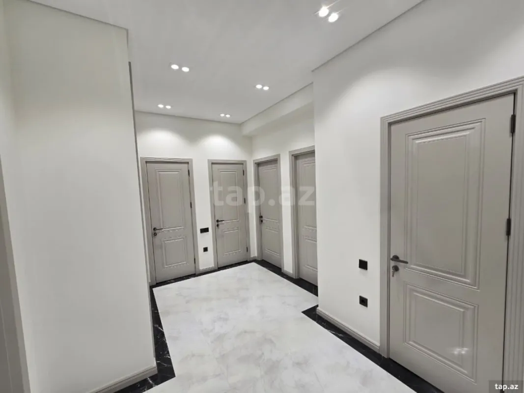 Kirayə verilir 3 otaqlı yeni tikili 114 m²