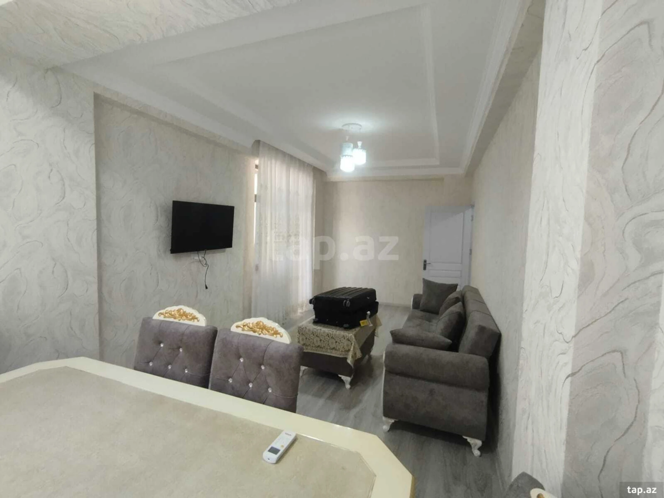 Kirayə verilir 3 otaqlı yeni tikili 130 m²