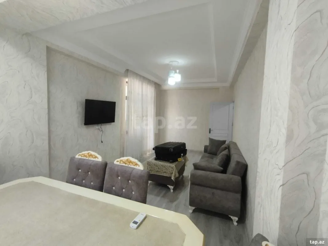Kirayə verilir 3 otaqlı yeni tikili 130 m²