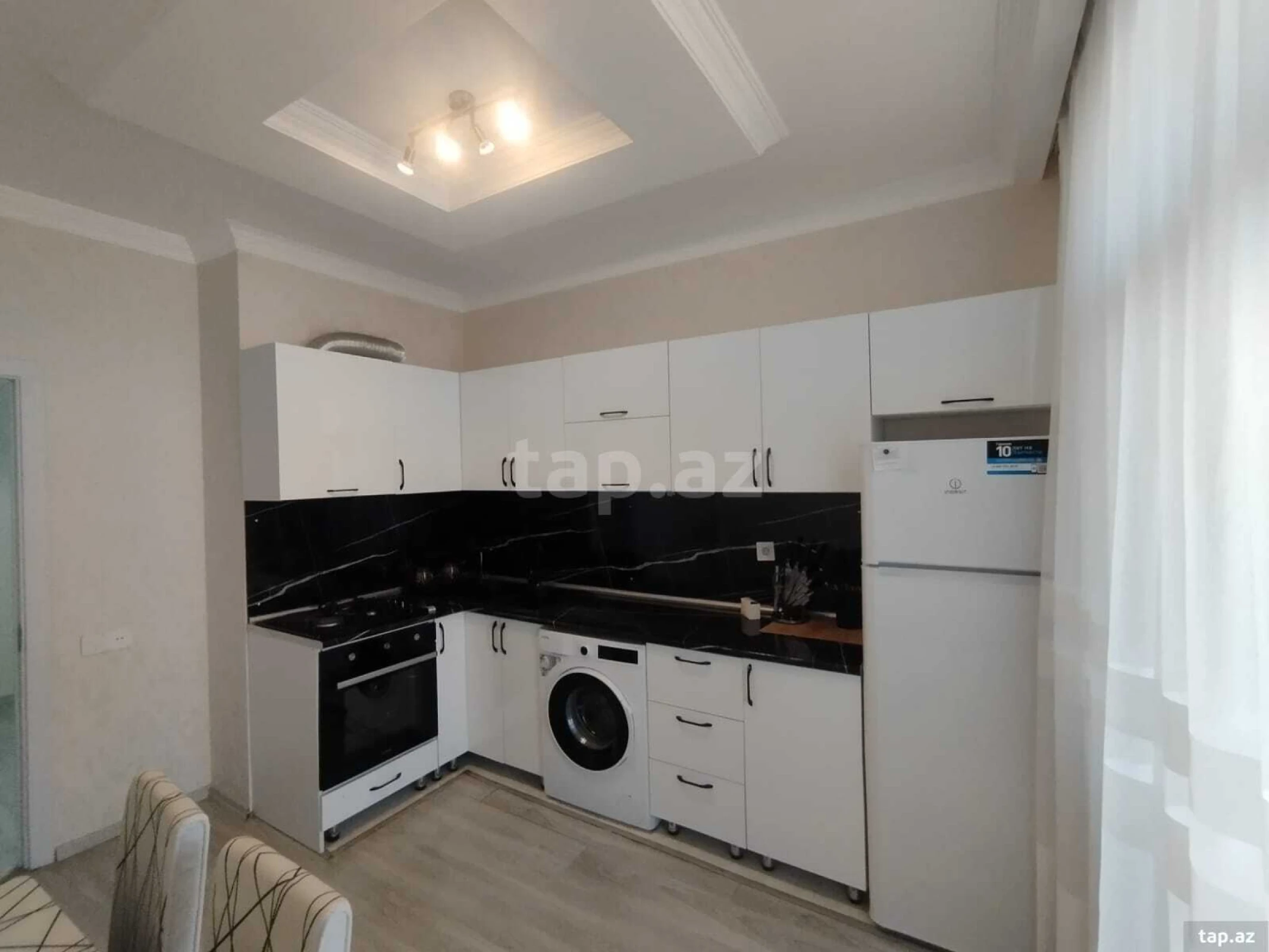 Kirayə verilir 3 otaqlı yeni tikili 130 m²