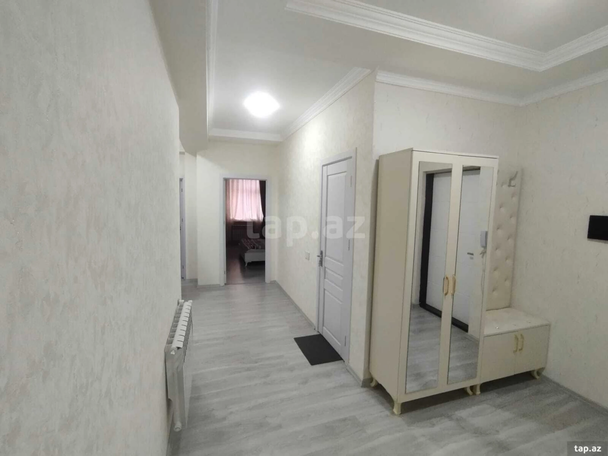 Kirayə verilir 3 otaqlı yeni tikili 130 m²