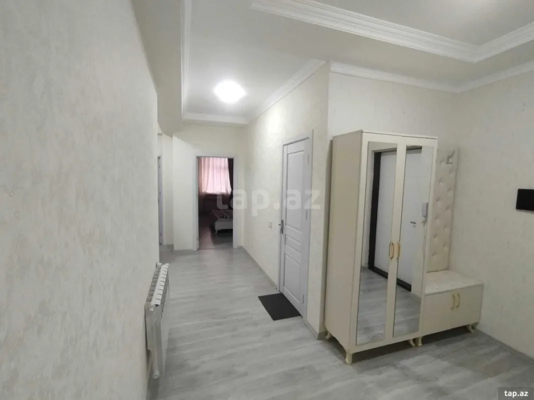 Kirayə verilir 3 otaqlı yeni tikili 130 m²