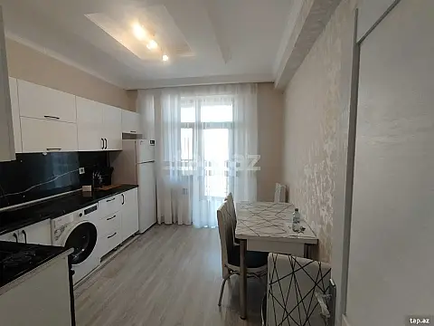 Kirayə verilir 3 otaqlı yeni tikili 130 m²