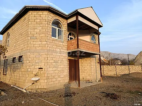 Satılır 5 otaqlı həyət evi