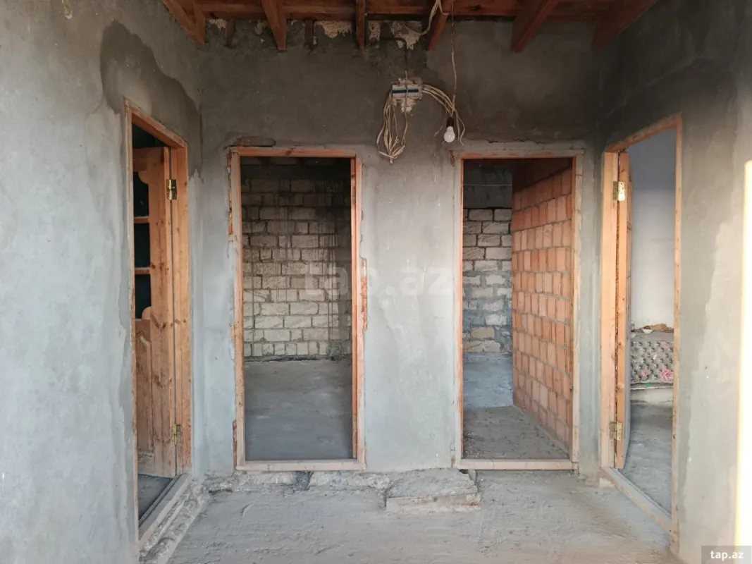 Satılır 5 otaqlı həyət evi