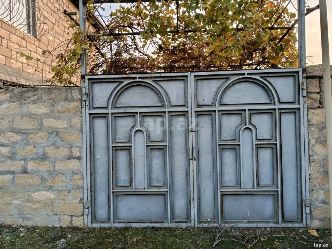 Satılır 5 otaqlı həyət evi