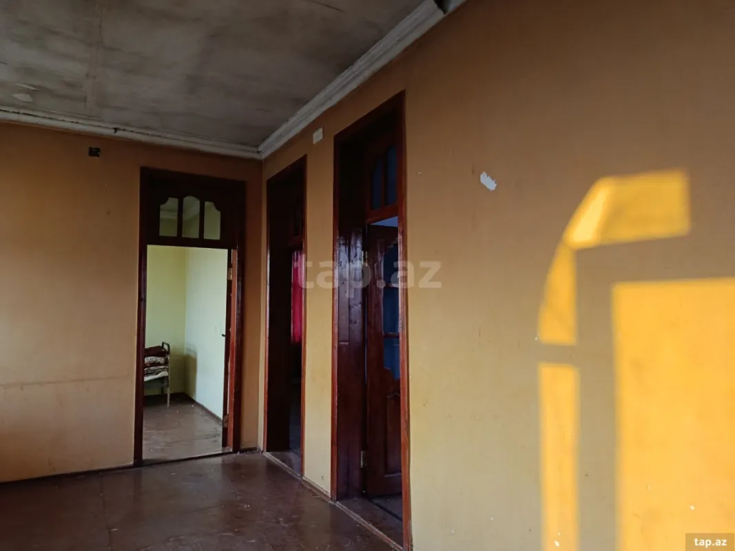 Satılır 5 otaqlı həyət evi