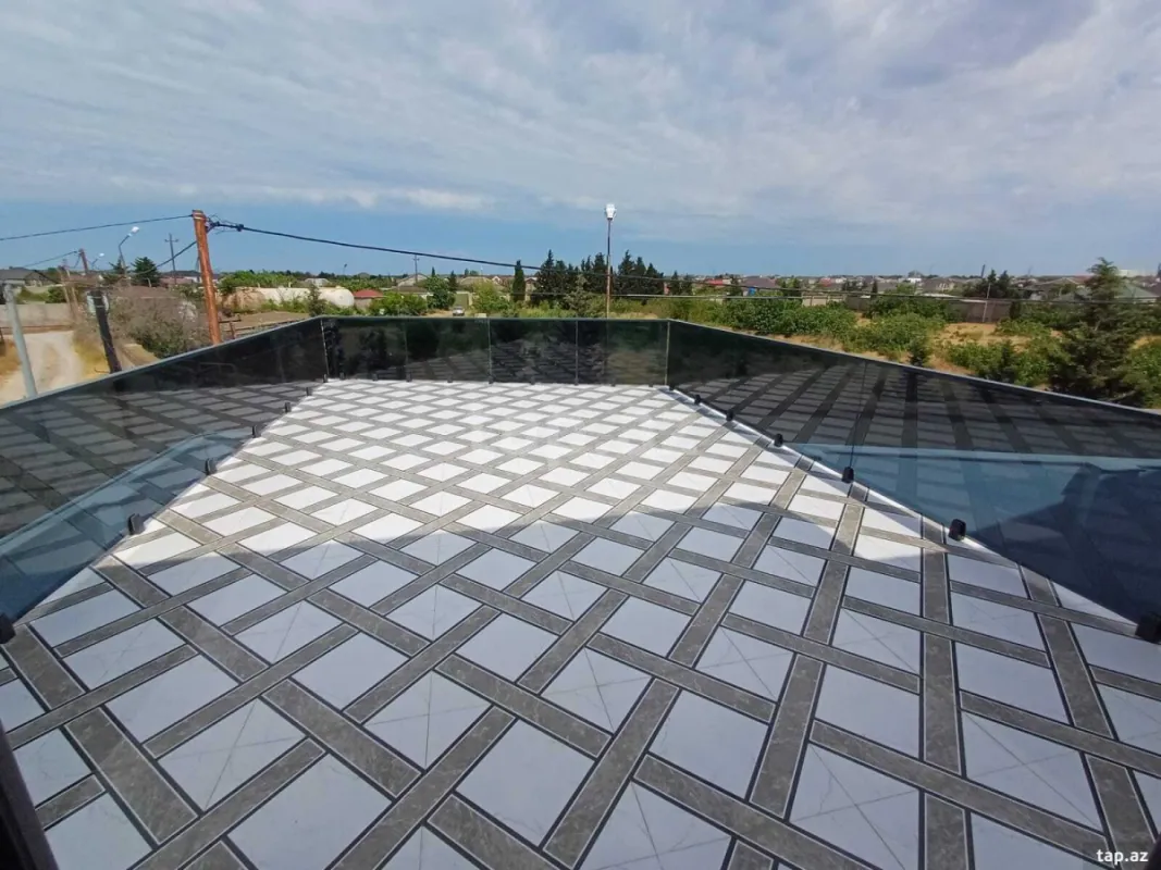 Satılır 6 otaqlı həyət evi