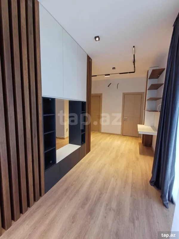 Satılır 6 otaqlı həyət evi