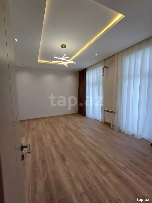 Satılır 6 otaqlı həyət evi