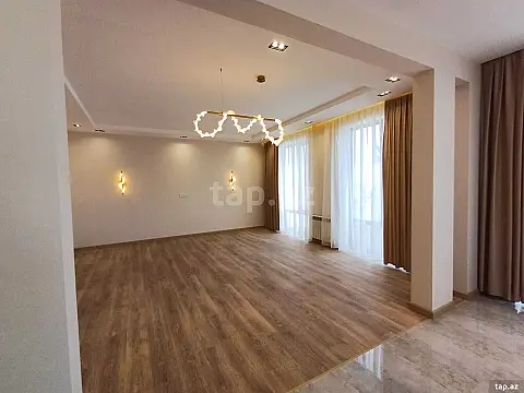 Satılır 6 otaqlı həyət evi