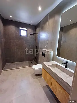 Satılır 6 otaqlı həyət evi