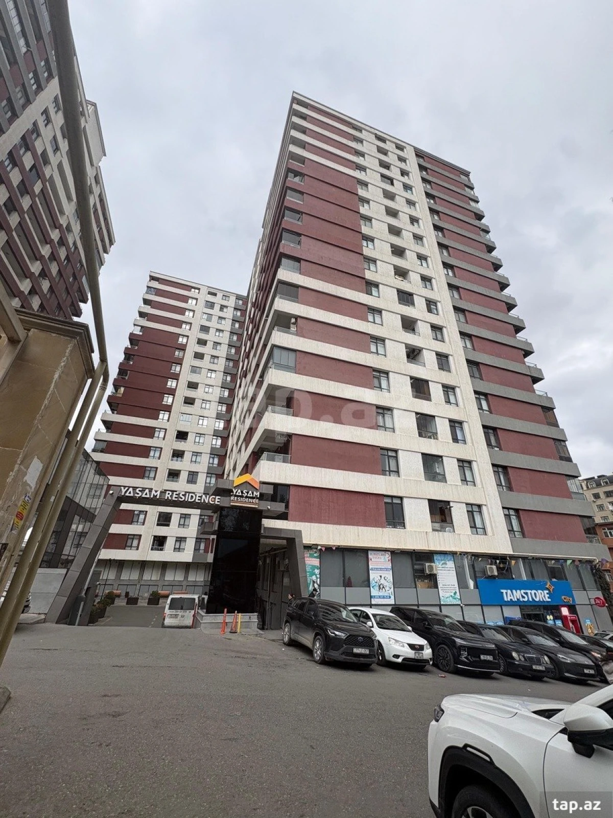 Satılır 3 otaqlı yeni tikili 82 m²