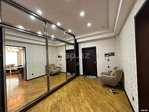 Kirayə verilir 3 otaqlı yeni tikili 120 m²